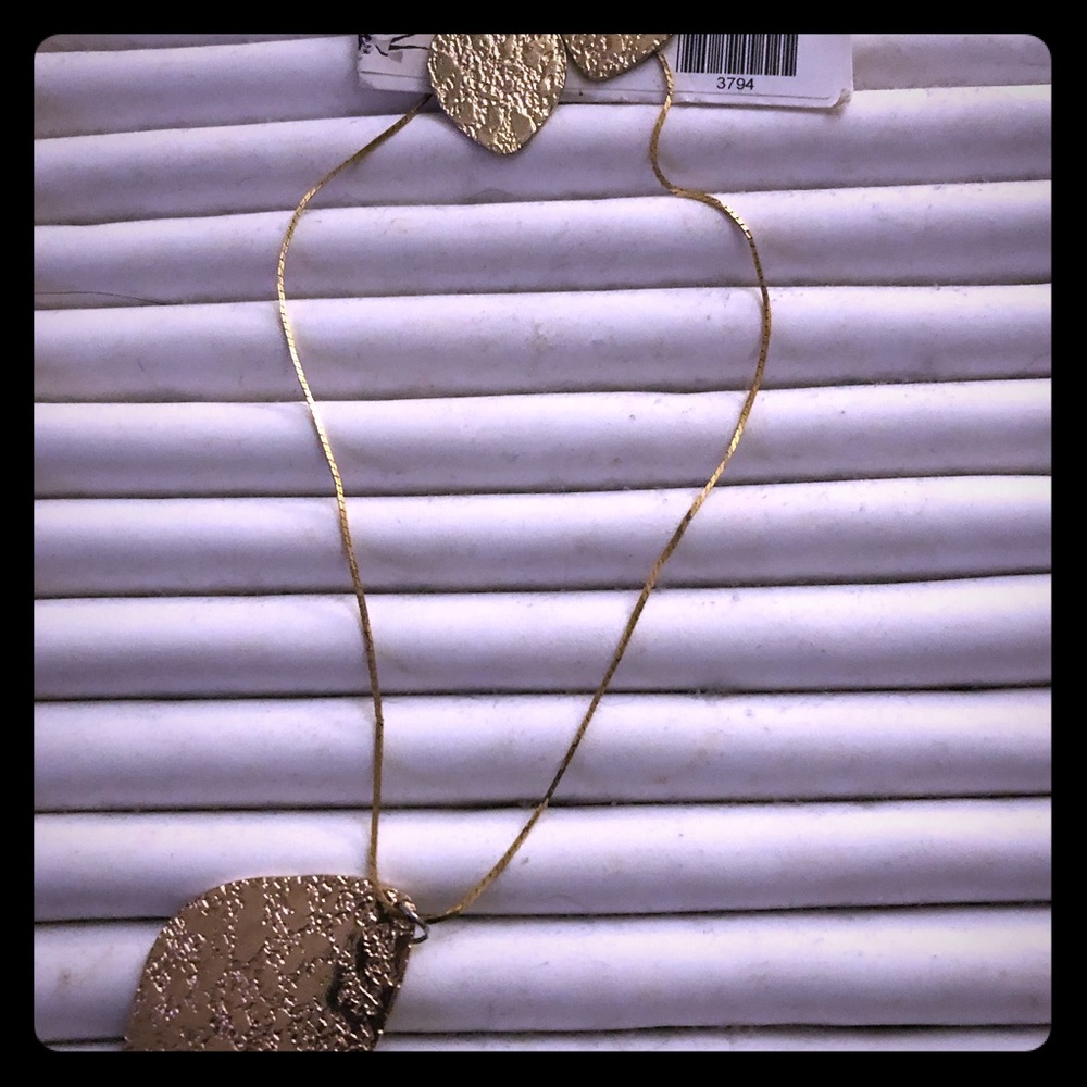 Necklace and earrings set